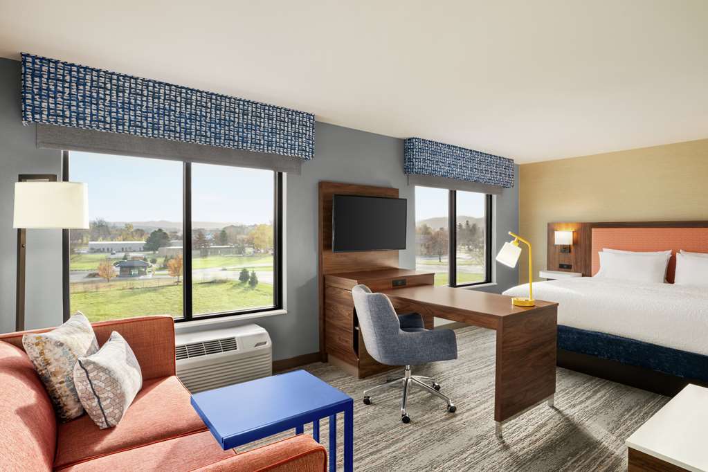 Hampton Inn & Suites Olean, NY - Tap to explore photos