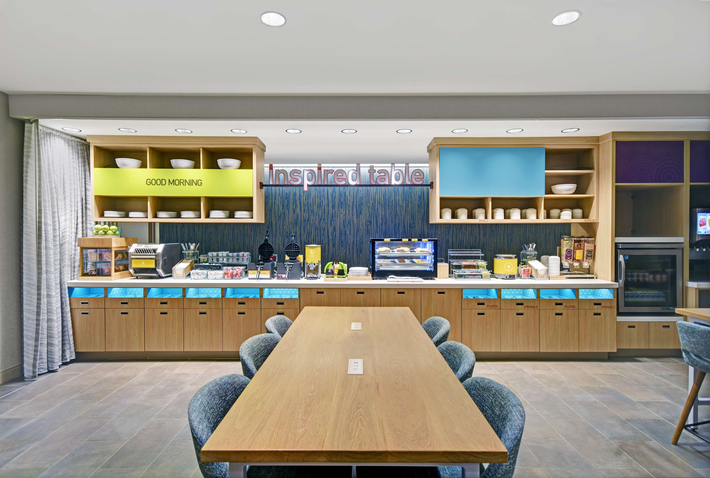 Breakfast Area | Home2 Suites by Hilton Blacksburg - University