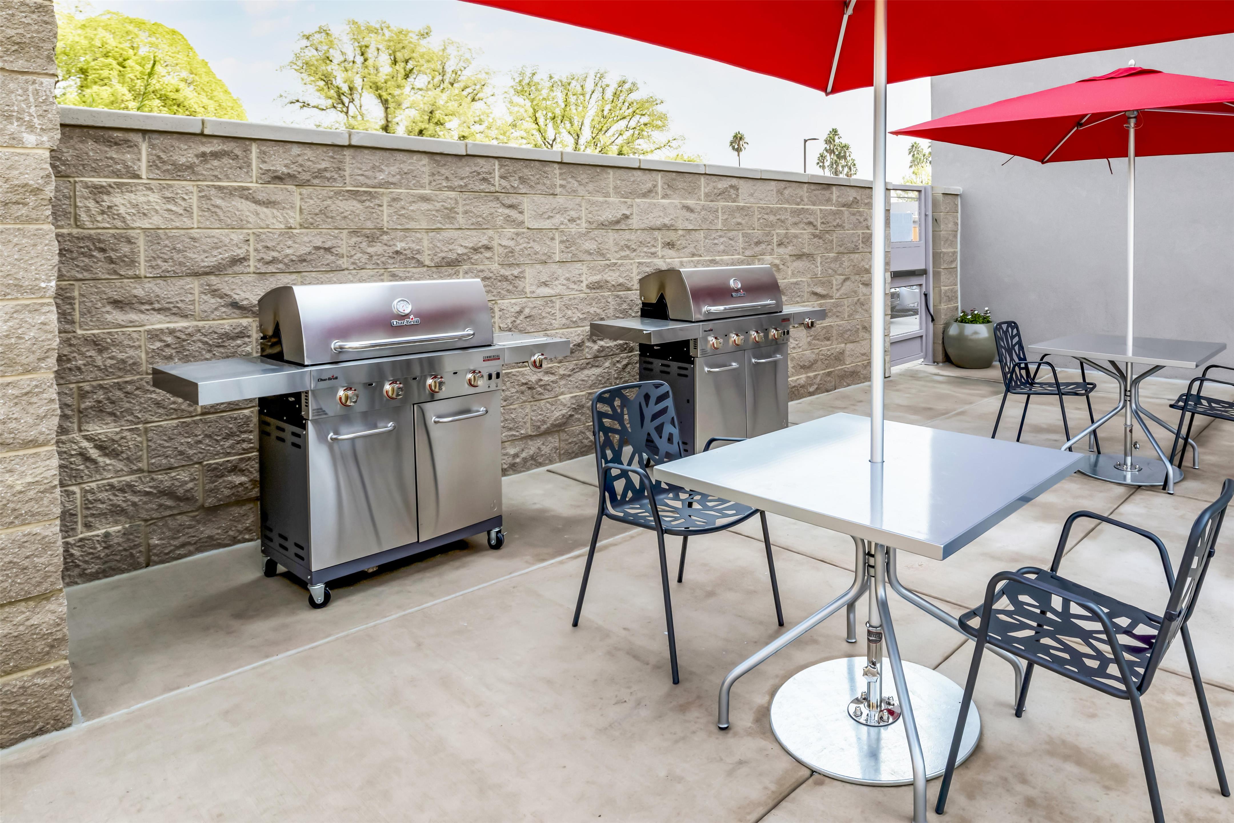 Restaurant | Home2 Suites by Hilton West Sacramento, CA