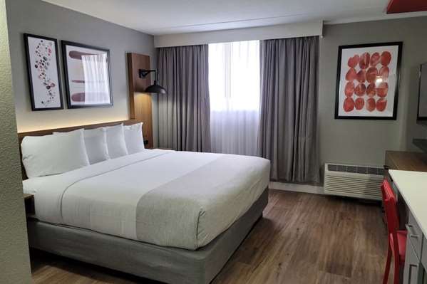  - Hawthorn Suites by Wyndham Airport Wichita