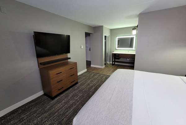  - Hawthorn Suites by Wyndham Airport Wichita