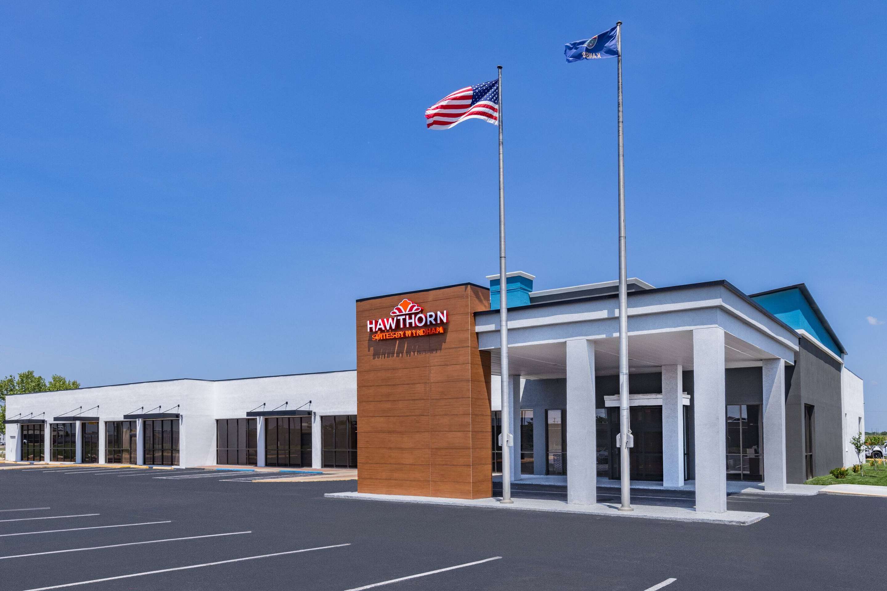 Exterior | Hawthorn Extended Stay by Wyndham Wichita Airport