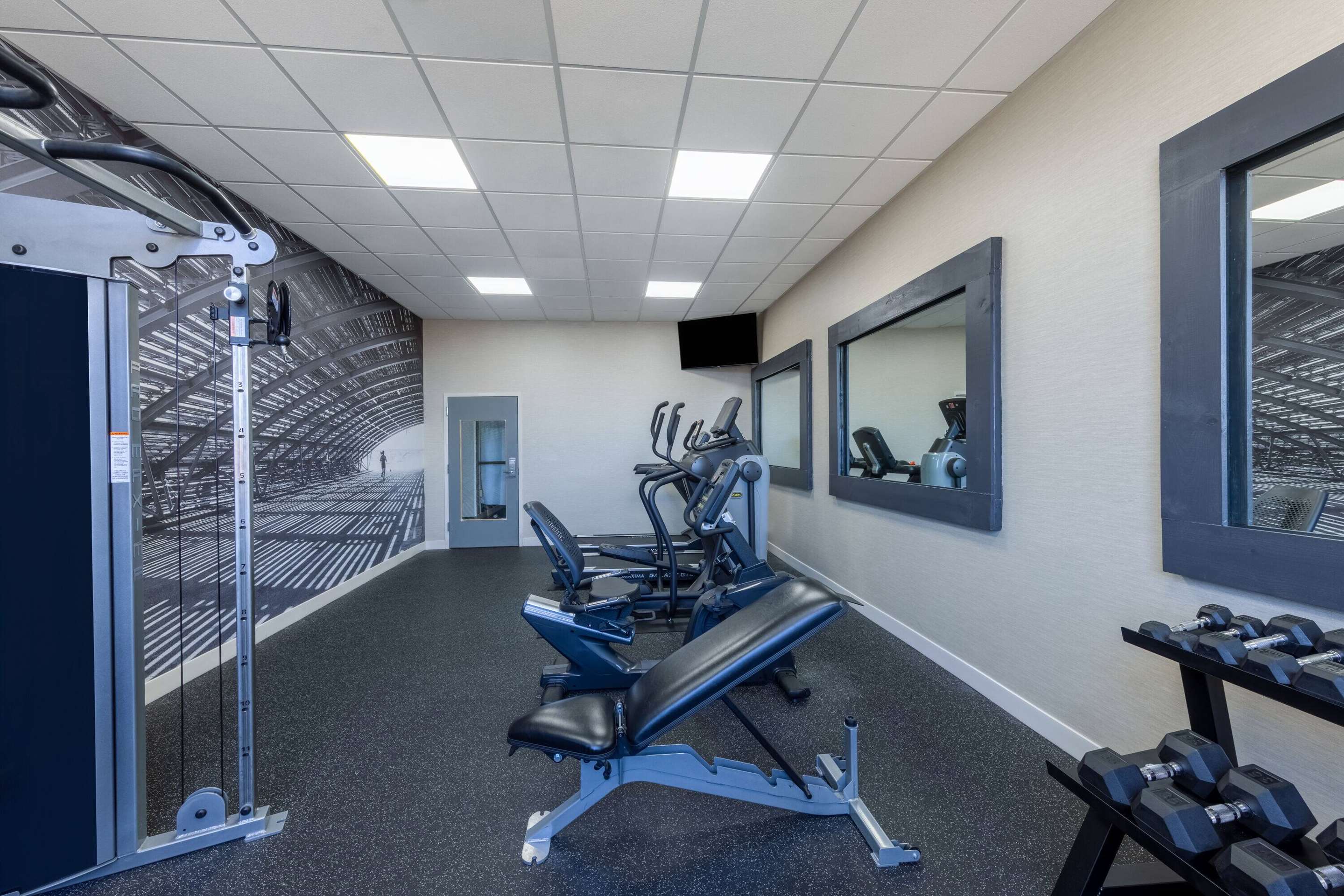 Health club fitness center gym | Hawthorn Extended Stay by Wyndham Wichita Airport