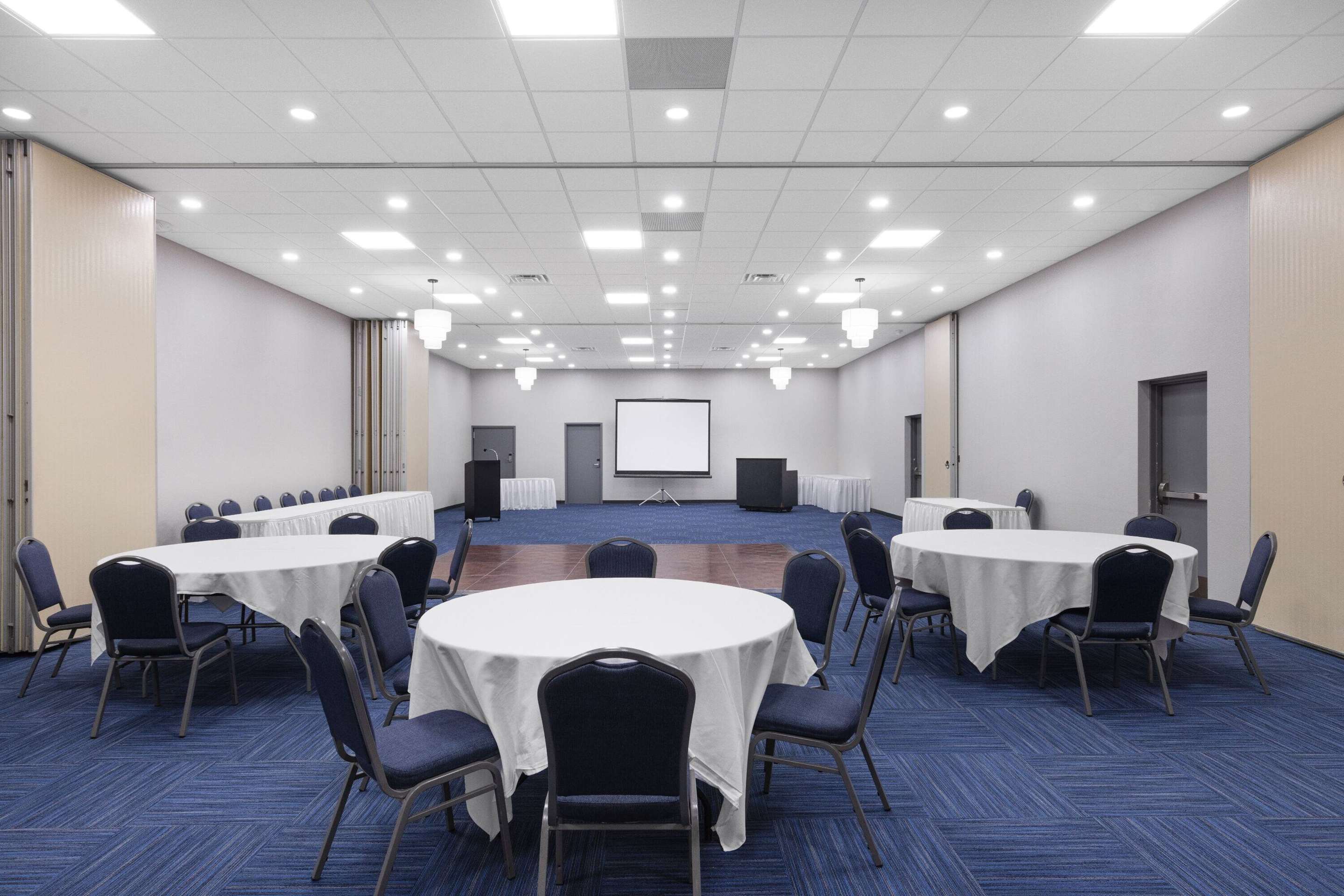 Ballroom | Hawthorn Extended Stay by Wyndham Wichita Airport