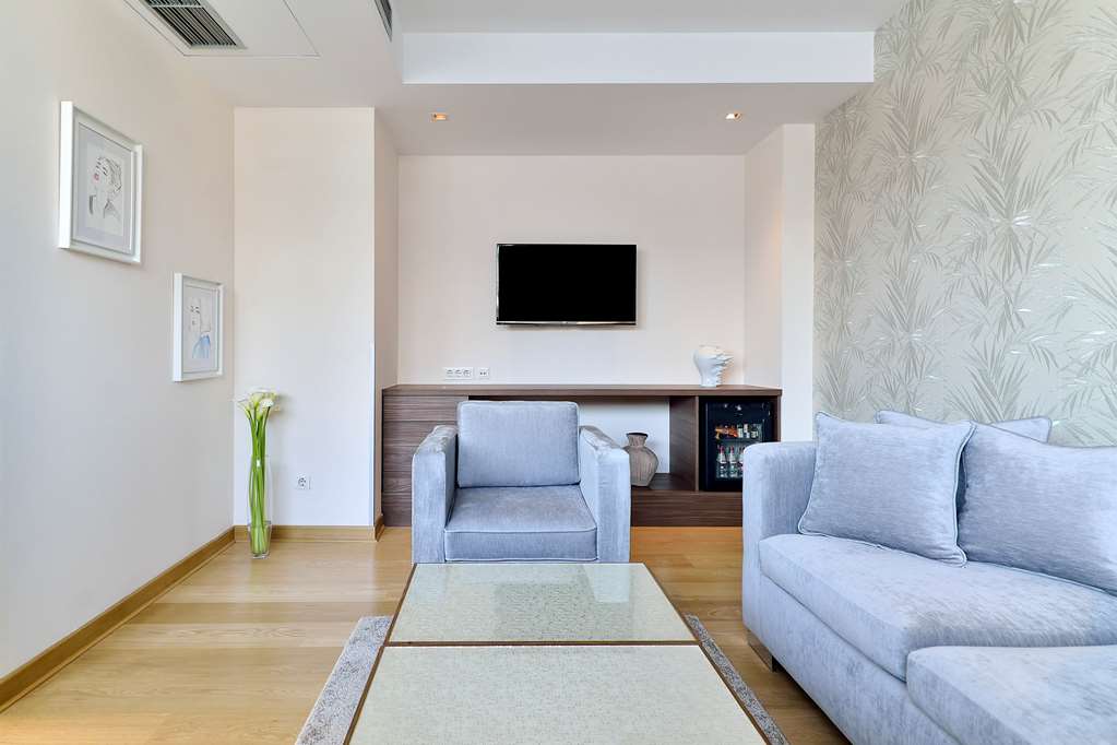 BELGRADE ART HOTEL, RD INDIVID-guestroom-Guest Room,Suite,On-Site.jpg