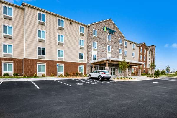 Exterior view - WoodSpring Suites Elgin - I-90, Exit 52
