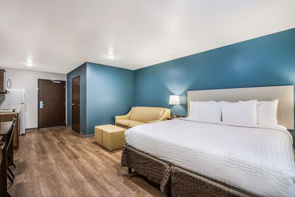  - WoodSpring Suites Elgin - I-90, Exit 52