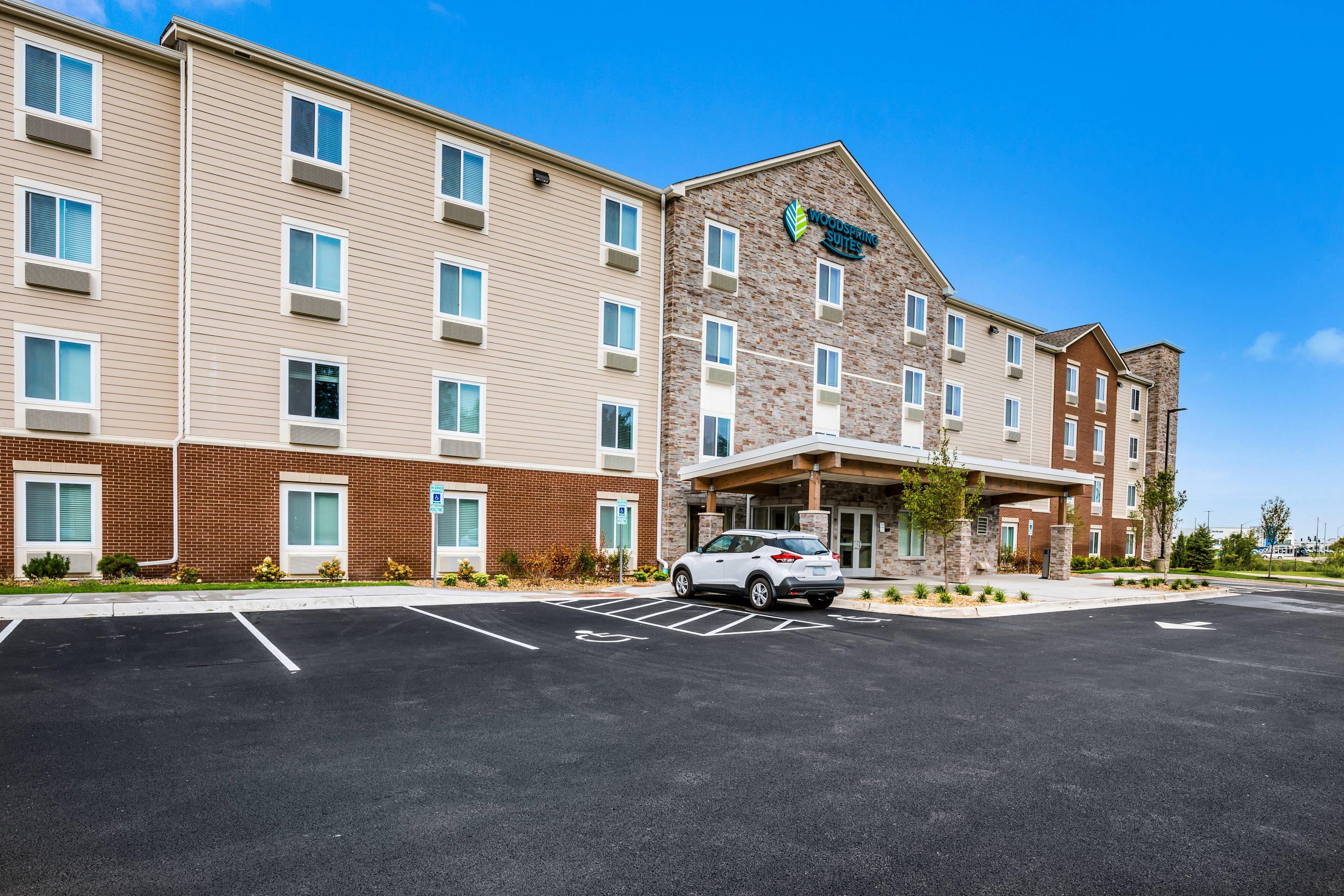 Hotel exterior | WoodSpring Suites Elgin - Chicago