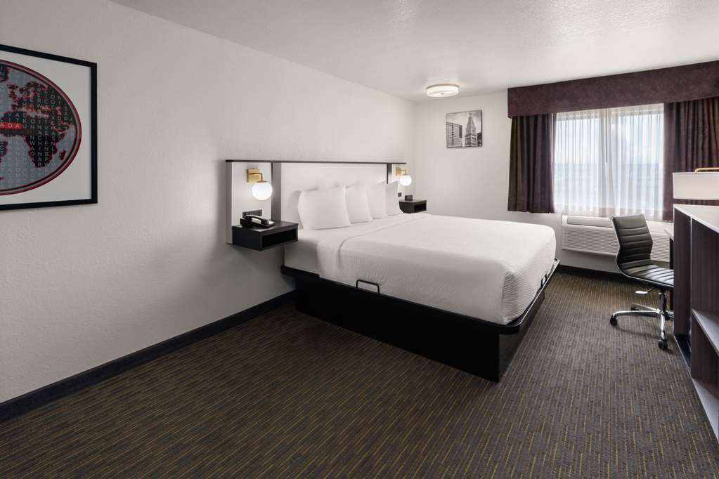 SYLO HOTEL DENVER AIRPORT, A RAMADA-guestroom-Guest Room,On-Site.jpg