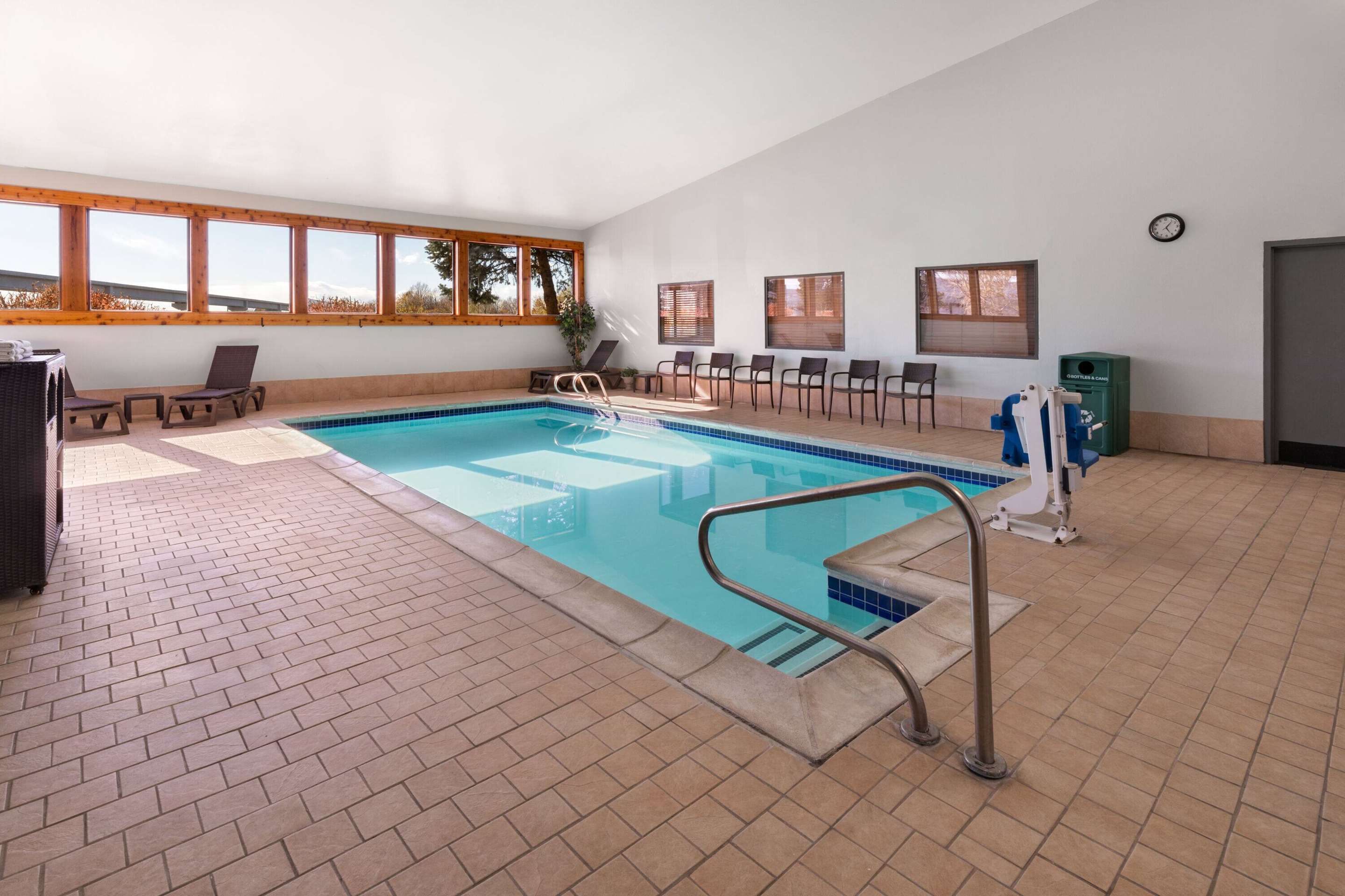 Pool - indoor