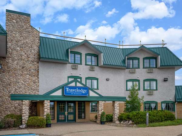Exterior view - Travelodge Lacombe