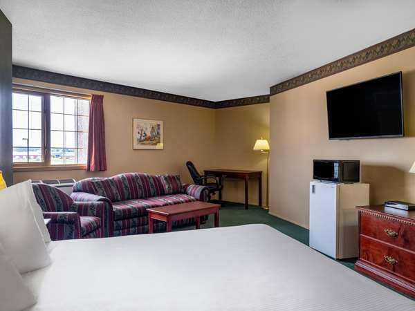  - Travelodge Lacombe