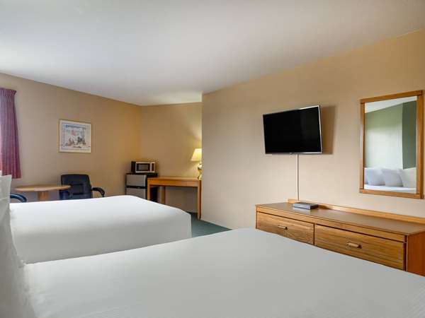  - Travelodge Lacombe