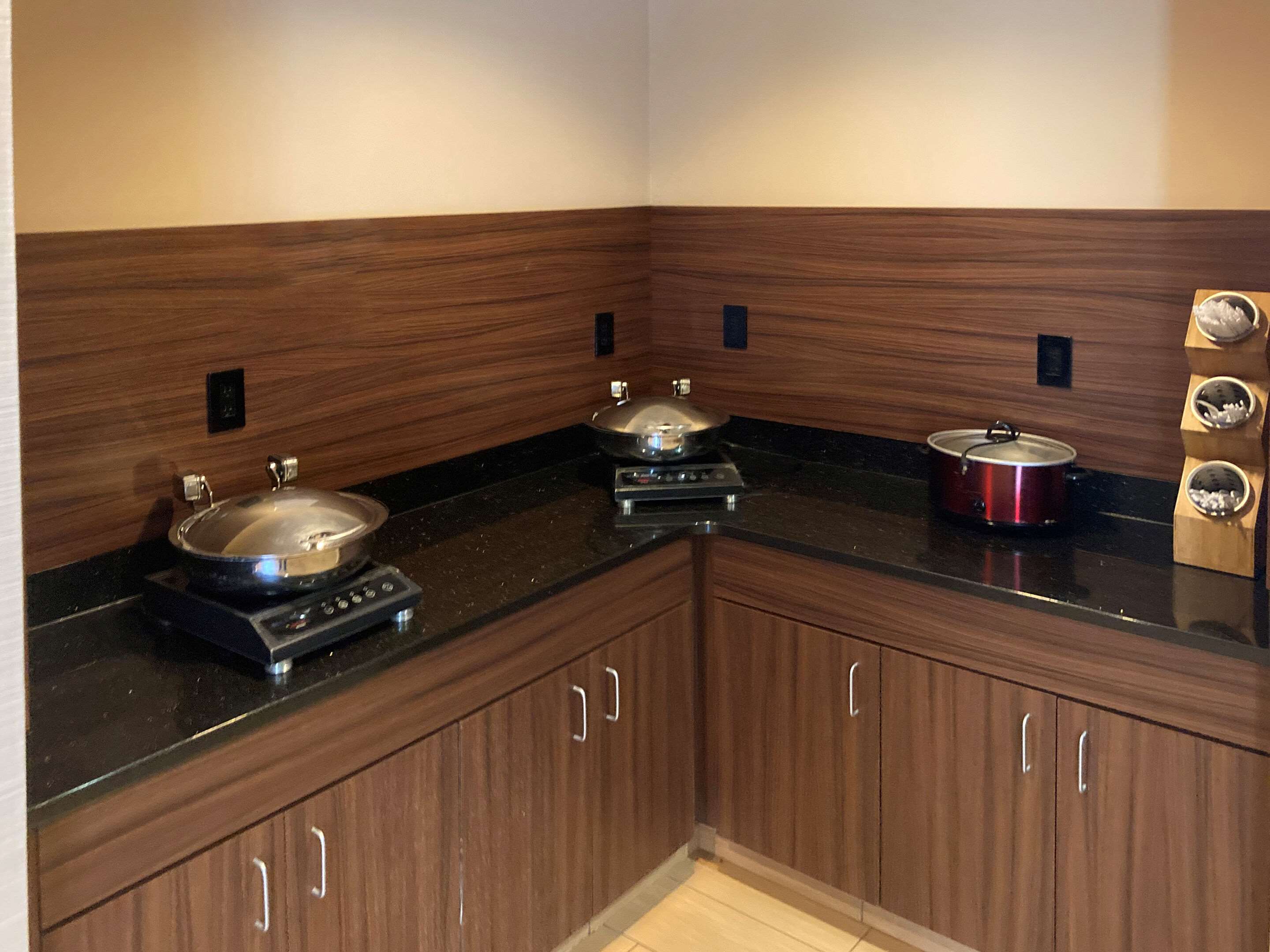 Breakfast counter | Comfort Inn & Suites Ankeny - Des Moines