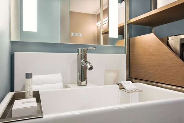  - Wingate by Wyndham Hotel Bronx Haven Park New York