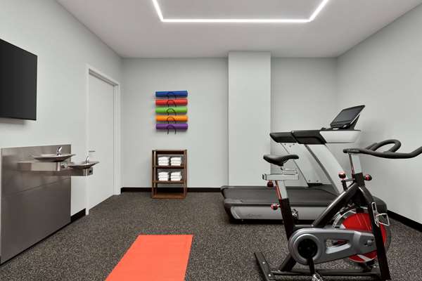 Fitness/ Exercise Room - Wingate by Wyndham Hotel Bronx Haven Park New York