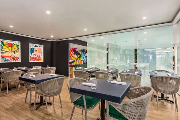 Restaurant - Wingate by Wyndham Hotel Bronx Haven Park New York