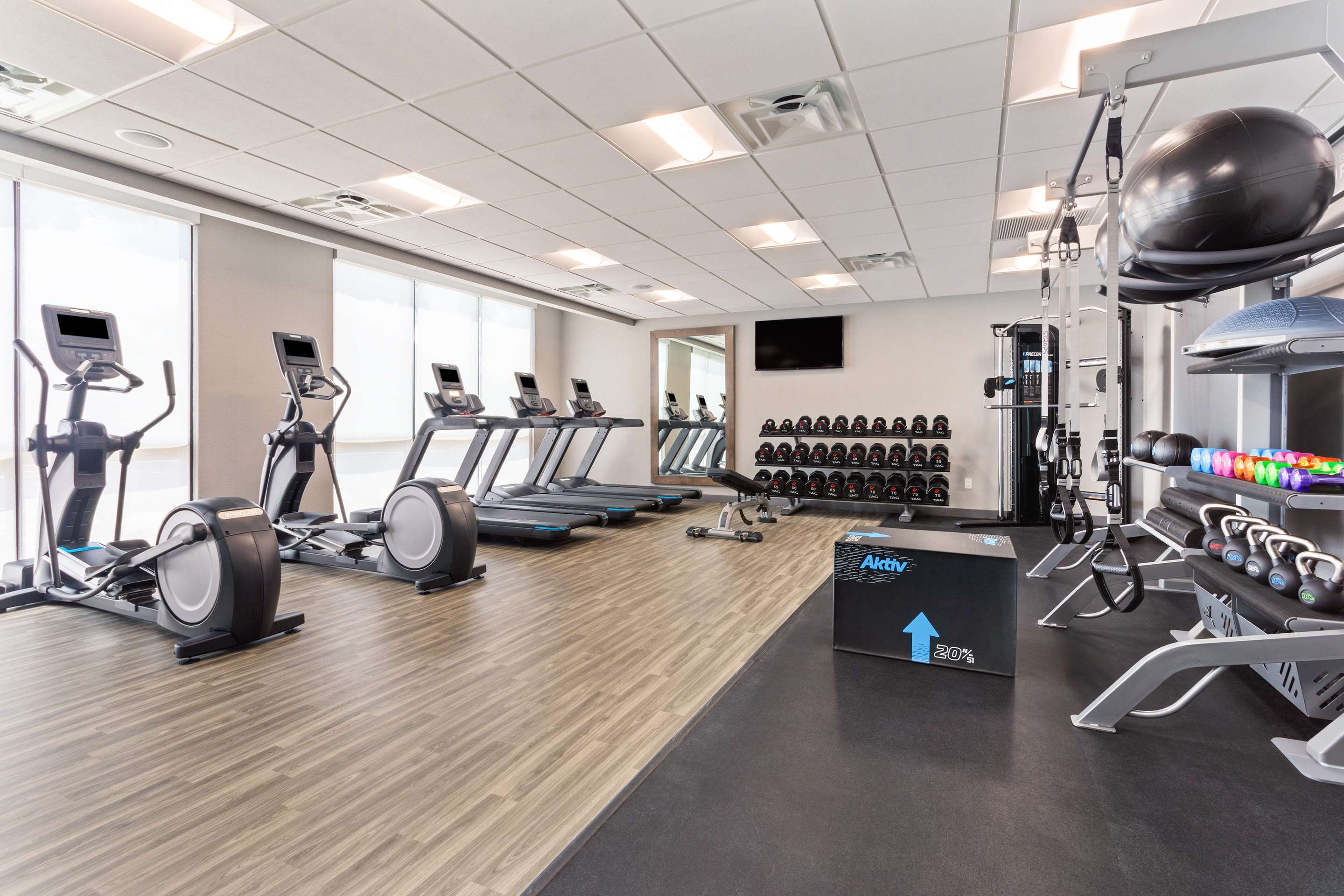 Health club fitness center gym | Hampton Inn & Suites Alachua I-75, FL