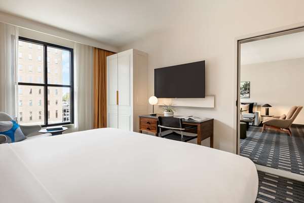 1 KING BED 1 BEDROOM HERITAGE SUITE