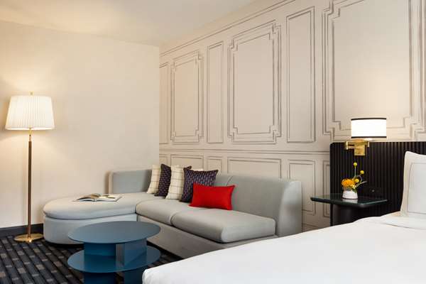 1 KING BED 1 BEDROOM SUITE