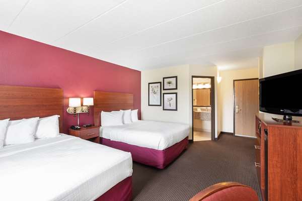  - SureStay Plus Hotel by Best Western Litchfield