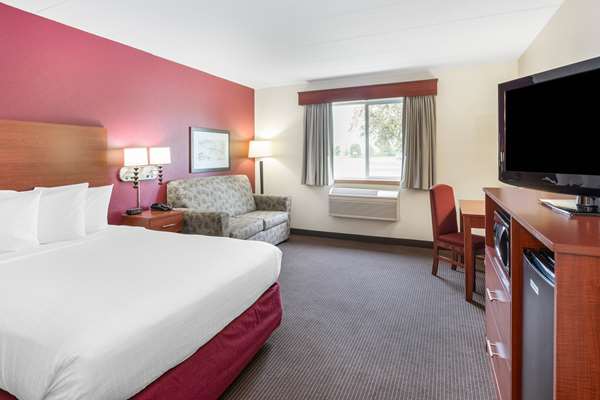  - SureStay Plus Hotel by Best Western Litchfield