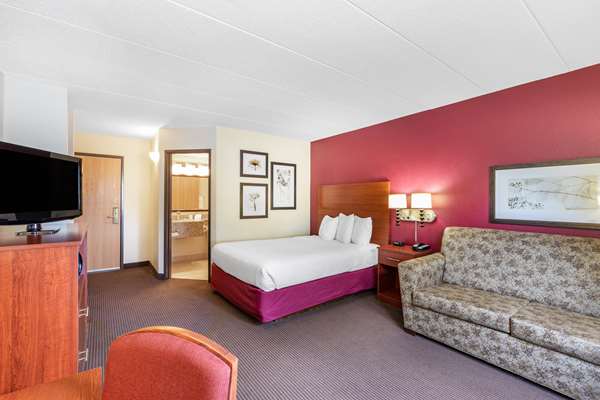  - SureStay Plus Hotel by Best Western Litchfield