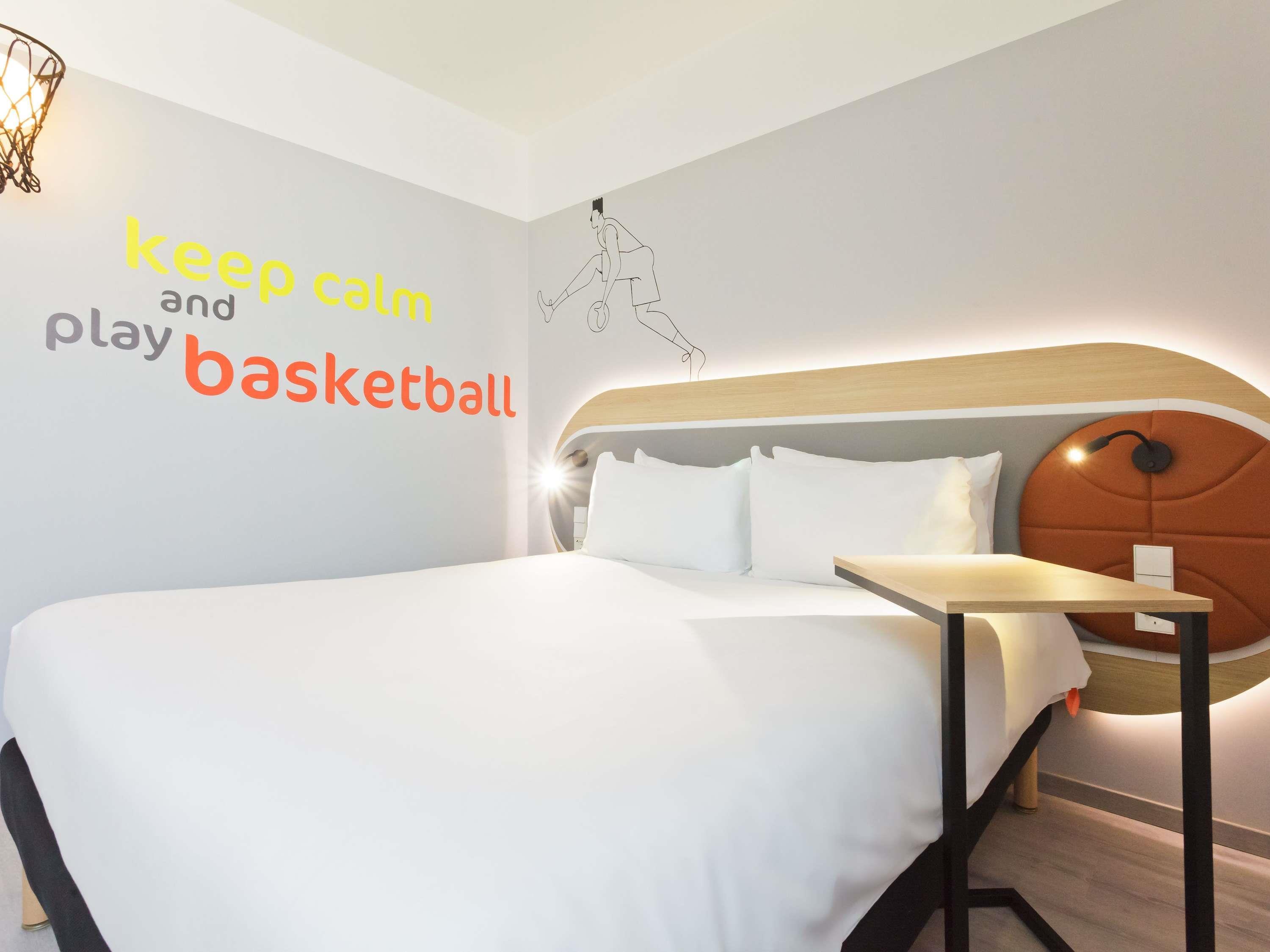 Ibis Styles Kaunas Centre Room Type - Room with aa double queen size sweet bed and a single sofa bed