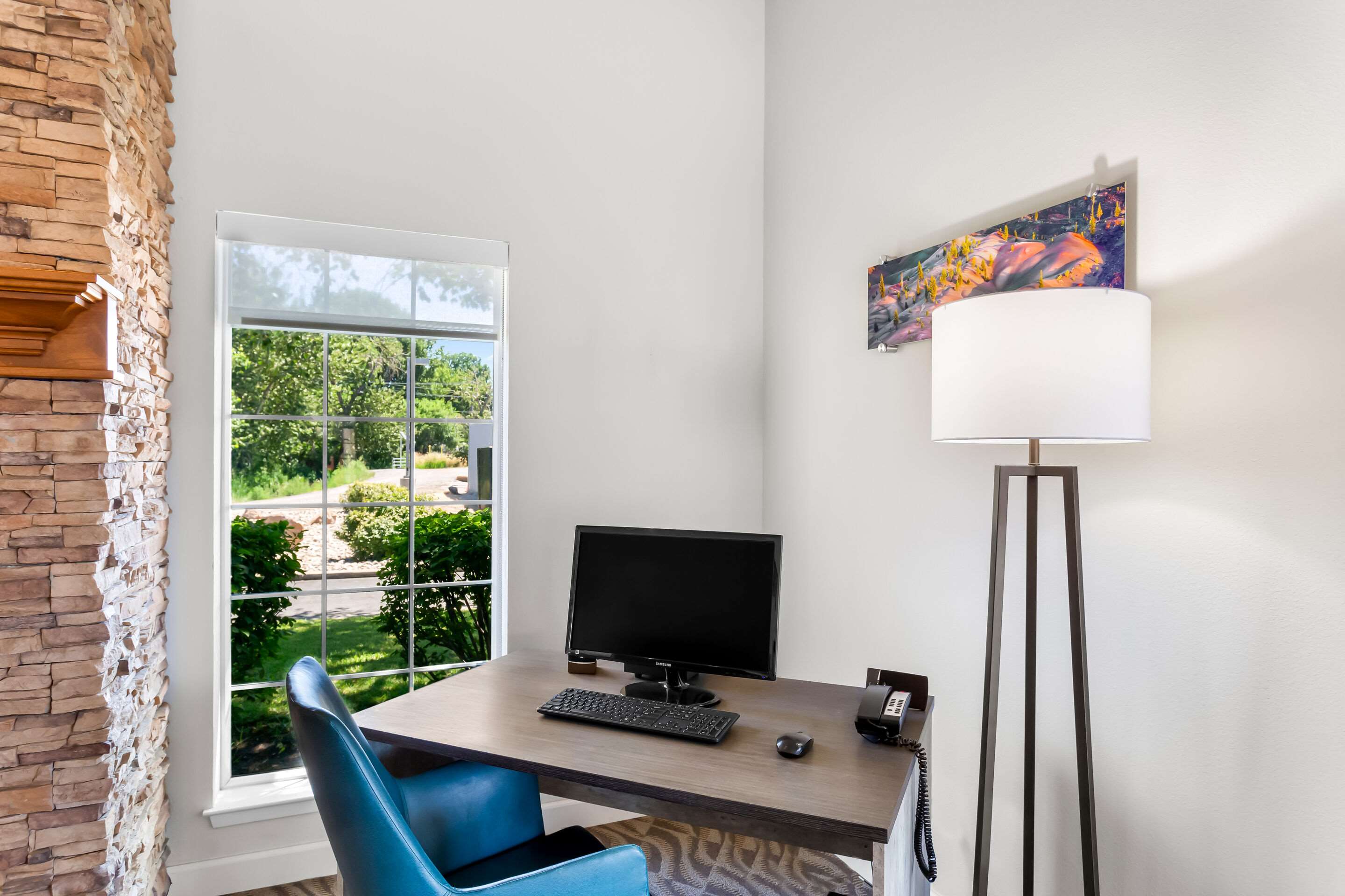 Business center | Comfort Inn & Suites