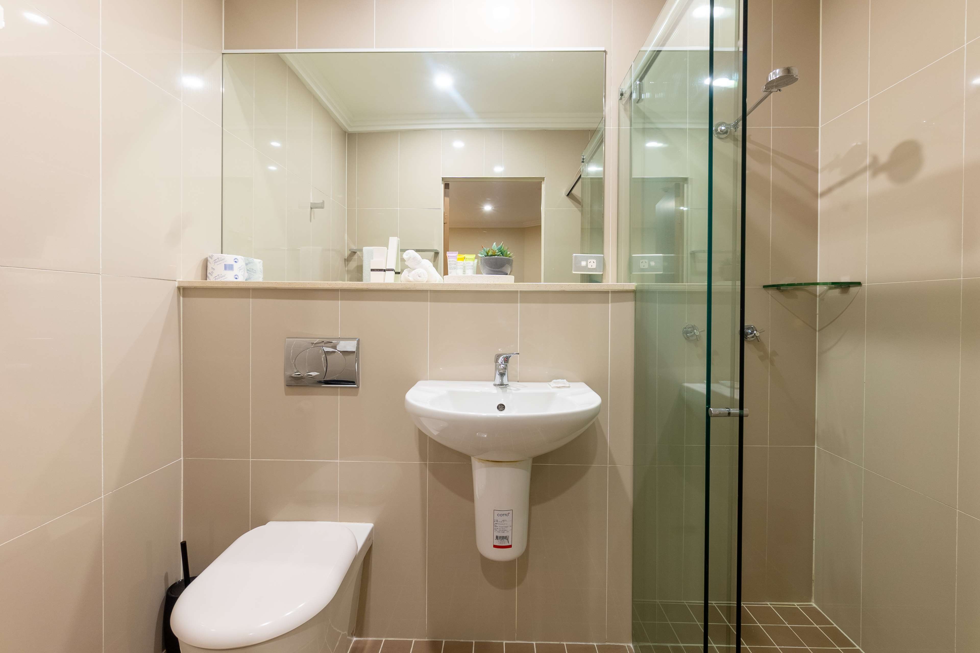 Best Western Plus Camperdown Suites - Tap to explore photos