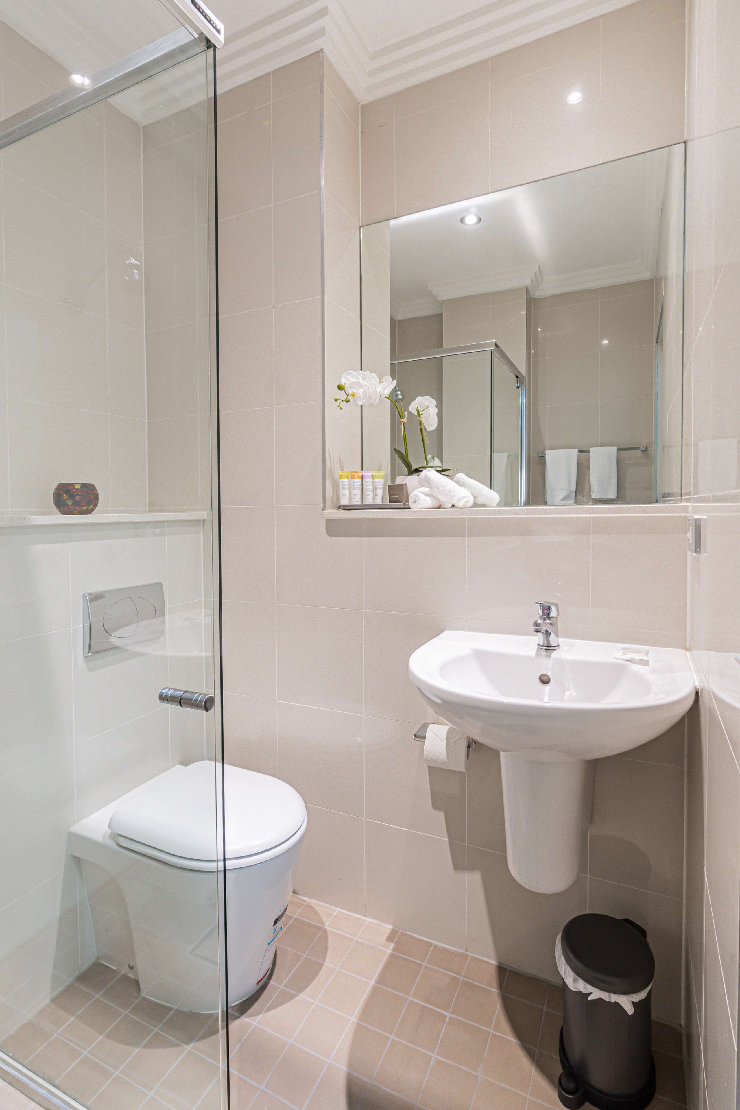 Best Western Plus Camperdown Suites Room Type - Apartment - 1 King 1 Single Bed, Non-Smoking, Separate Bedroom, Kitchenette, Wi-Fi, Air-Conditioned Best Western Plus Camperdown Suites Room Type - Apartment - 1 King 1 Single Bed, Non-Smoking, Separate Bedroom, Kitchenette, Wi-Fi, Air-Conditioned