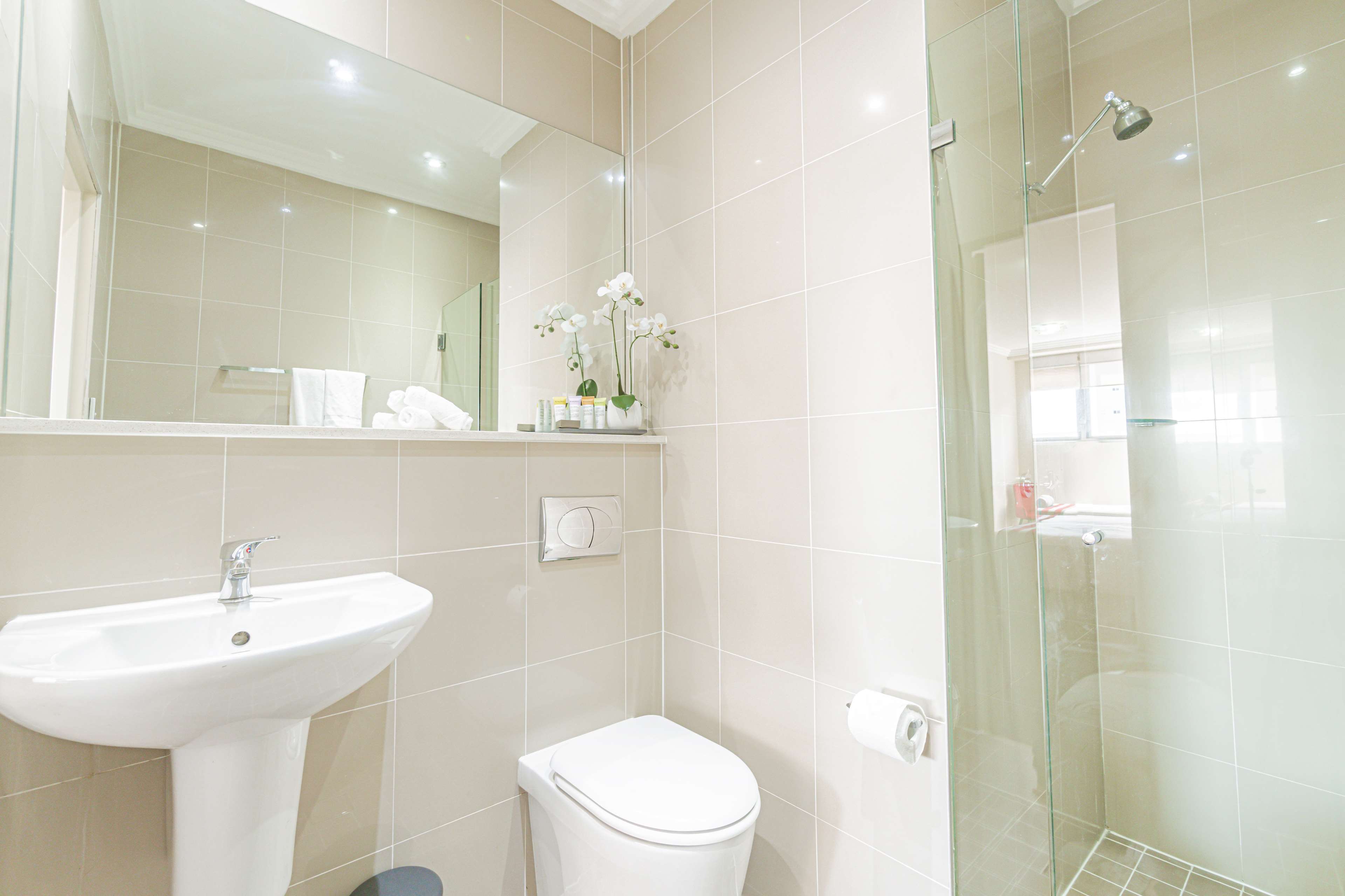 Best Western Plus Camperdown Suites Room Type - 1 King 1 Single, Non-Smoking, Family Room, Kitchenette, Wi-Fi, Air-Conditioned Best Western Plus Camperdown Suites Room Type - 1 King 1 Single, Non-Smoking, Family Room, Kitchenette, Wi-Fi, Air-Conditioned