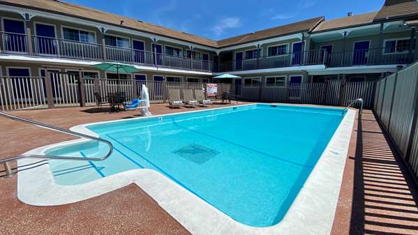 Pool - SureStay Hotel by Best Western Santa Cruz