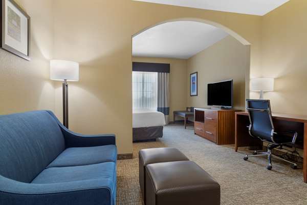 Suite - Best Western Texas City Hotel