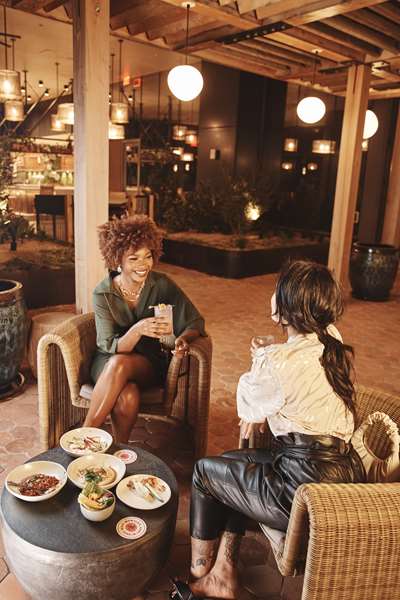 Bar - Thompson Hotel Downtown Austin - I-35, Exit 234B