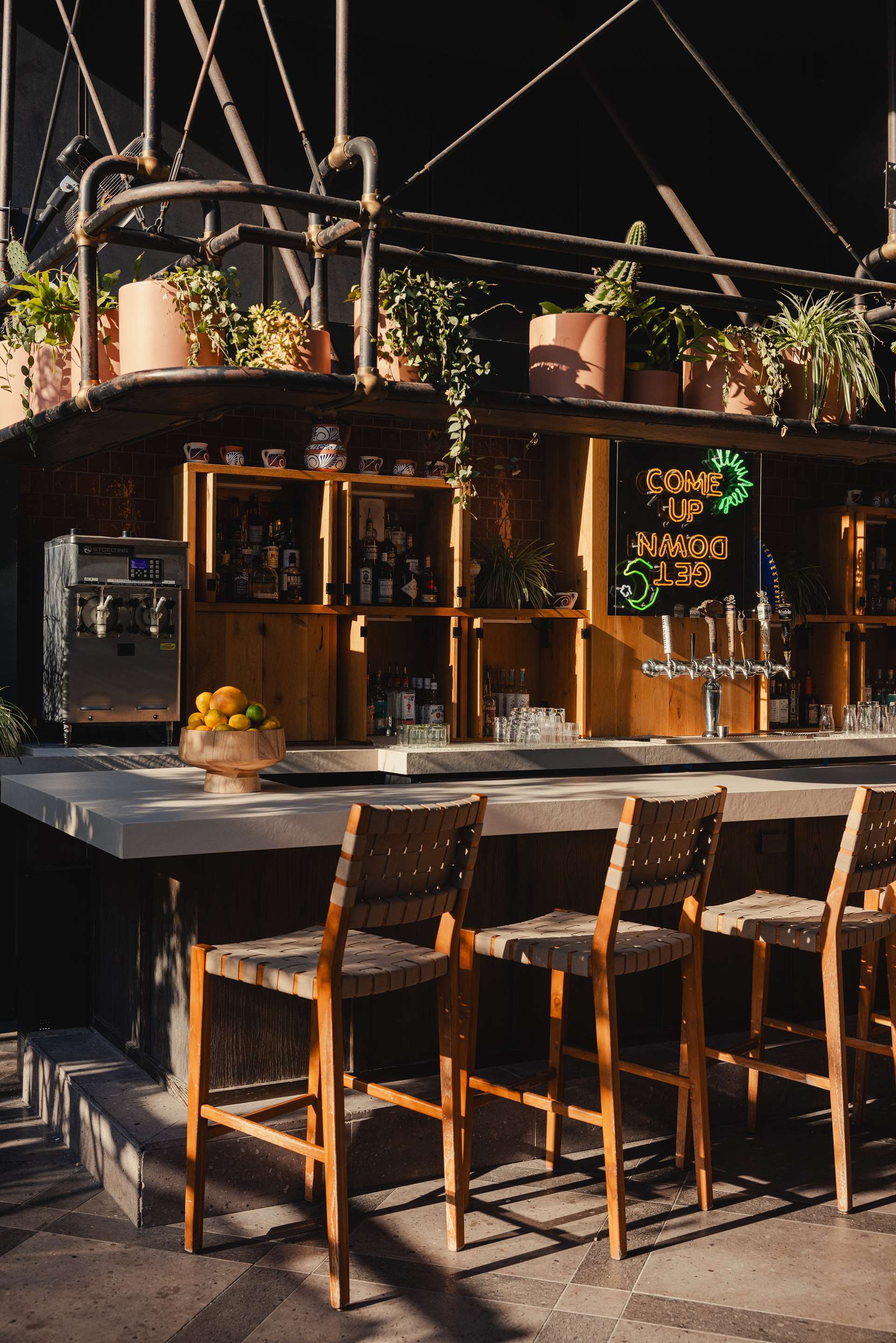 Bar Lounge | Thompson Austin