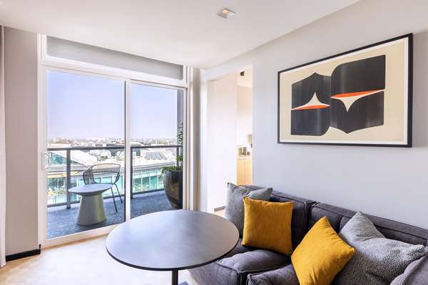 Suite - Shay Hotel Culver City - I-10, Exit 6