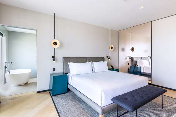 Suite - Shay Hotel Culver City - I-10, Exit 6