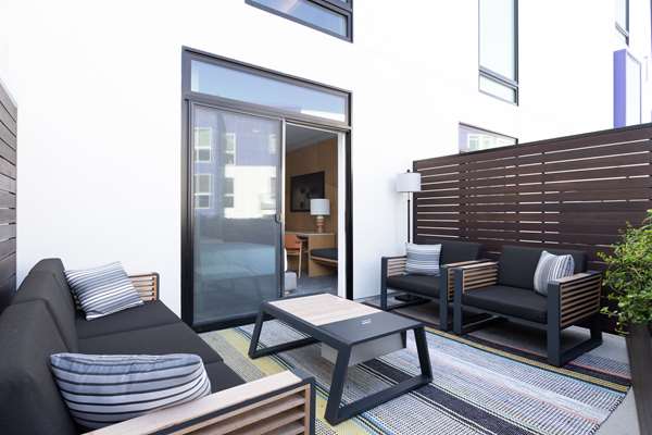  - Shay Hotel Culver City - I-10, Exit 6