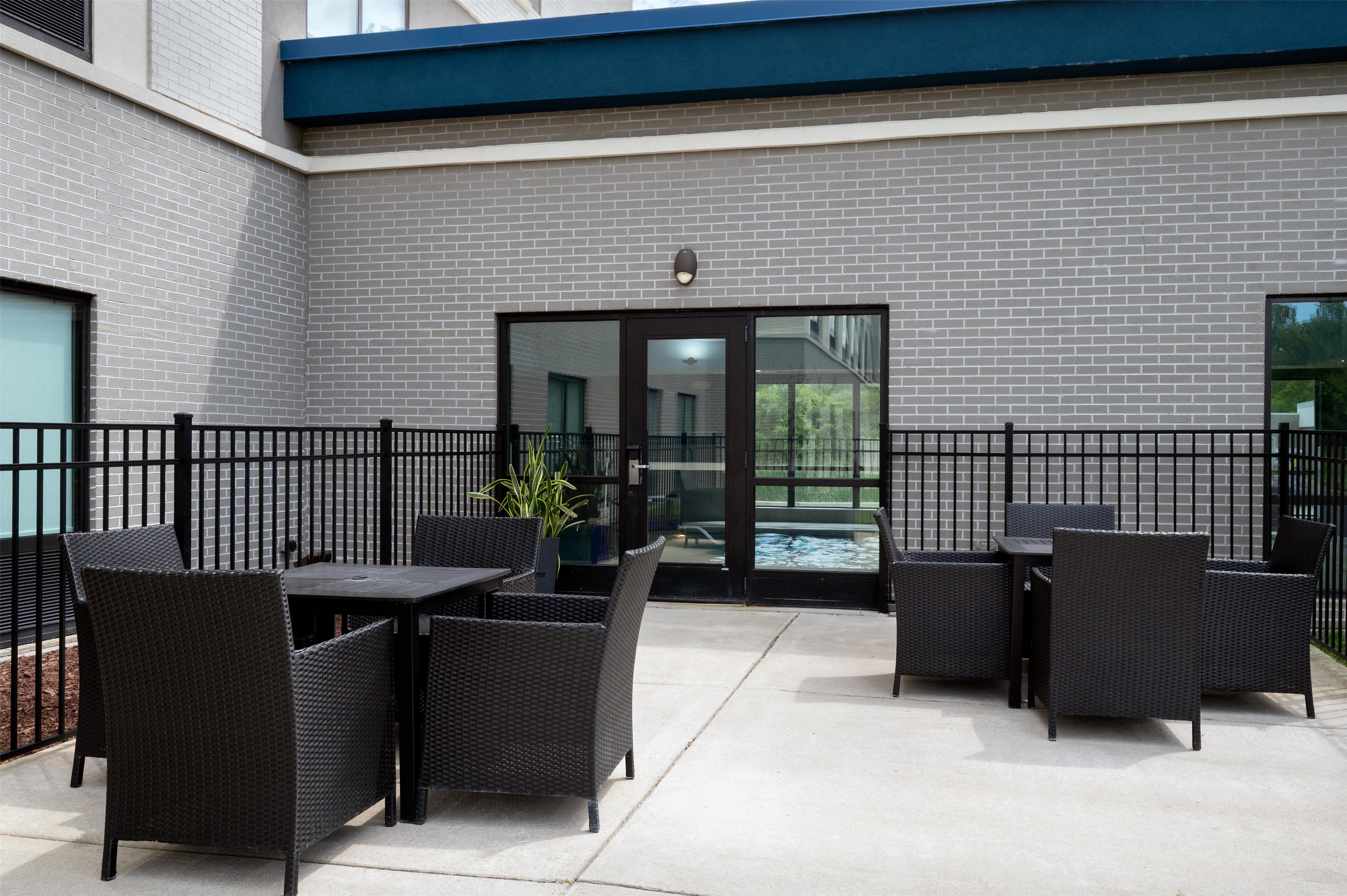 Exterior | Hampton Inn & Suites Ypsilanti