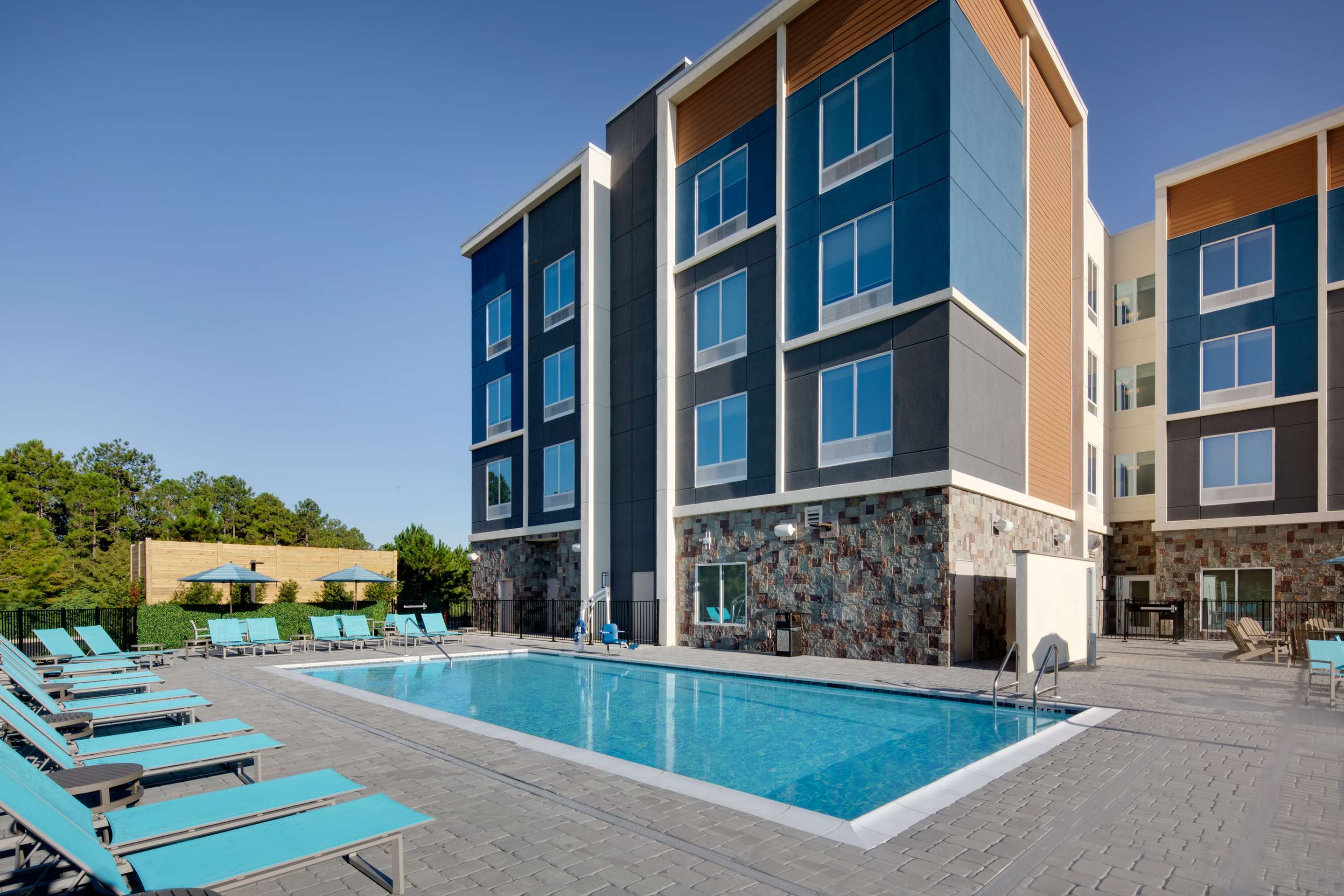 Pool | Hilton Garden Inn Panama City Airport