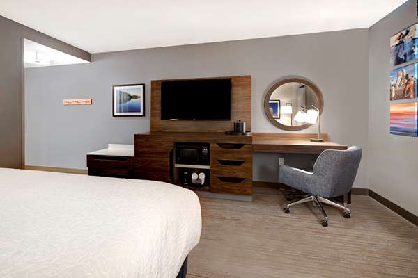  - Hampton Inn Crown Point - I-65, Exit 249