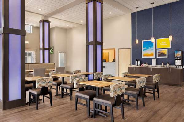  - Days Inn Bowling Green - I-65, Exit 22