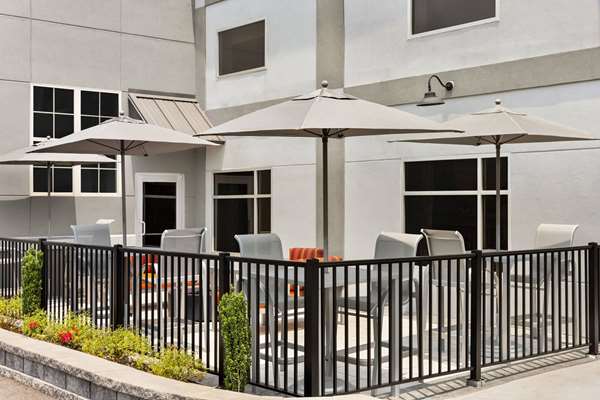  - Days Inn Bowling Green - I-65, Exit 22