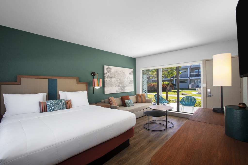 BEACHCOMBER-guestroom-Guest Room,Suite,On-Site.jpg