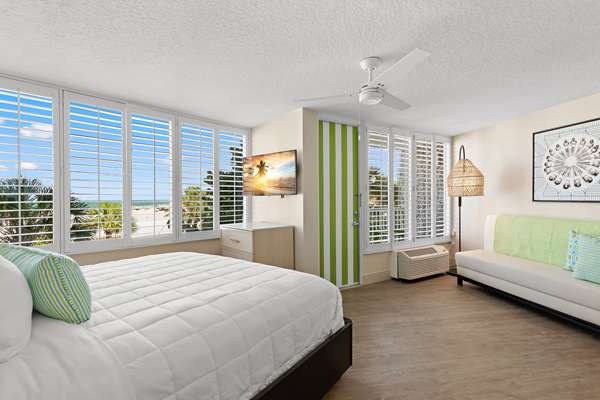 Suite - Bellwether Beach Resort St Pete Beach