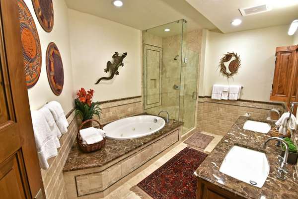 Suite - Manor Vail Resort & Conference Center - I-70, Exit 176