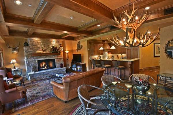 Suite - Manor Vail Resort & Conference Center - I-70, Exit 176