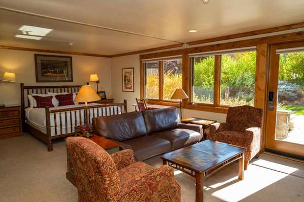 Suite - Manor Vail Resort & Conference Center - I-70, Exit 176