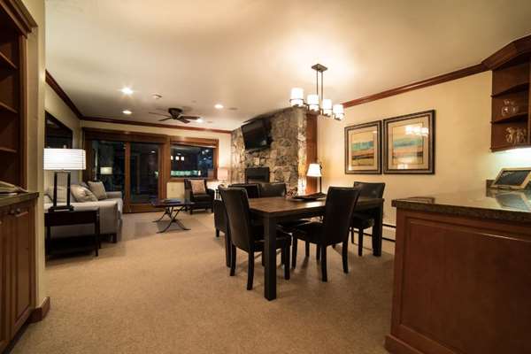 Suite - Manor Vail Resort & Conference Center - I-70, Exit 176